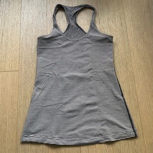 lululemon Cool Racerback - Size 6